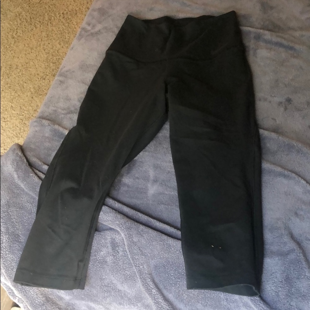 Small Nike dri fit high waist capri pant